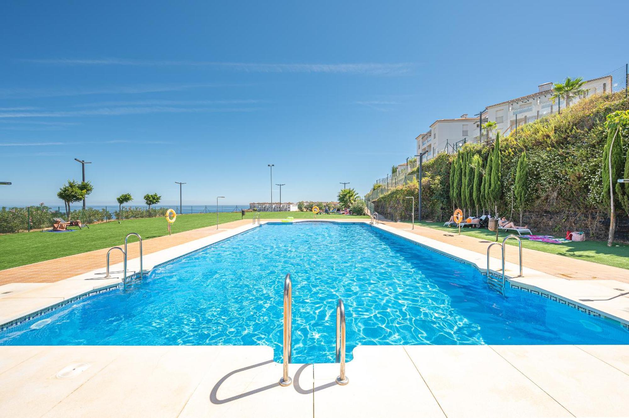 Апартаменты Atico Familiar Vistas Al Mar Манилва Экстерьер фото